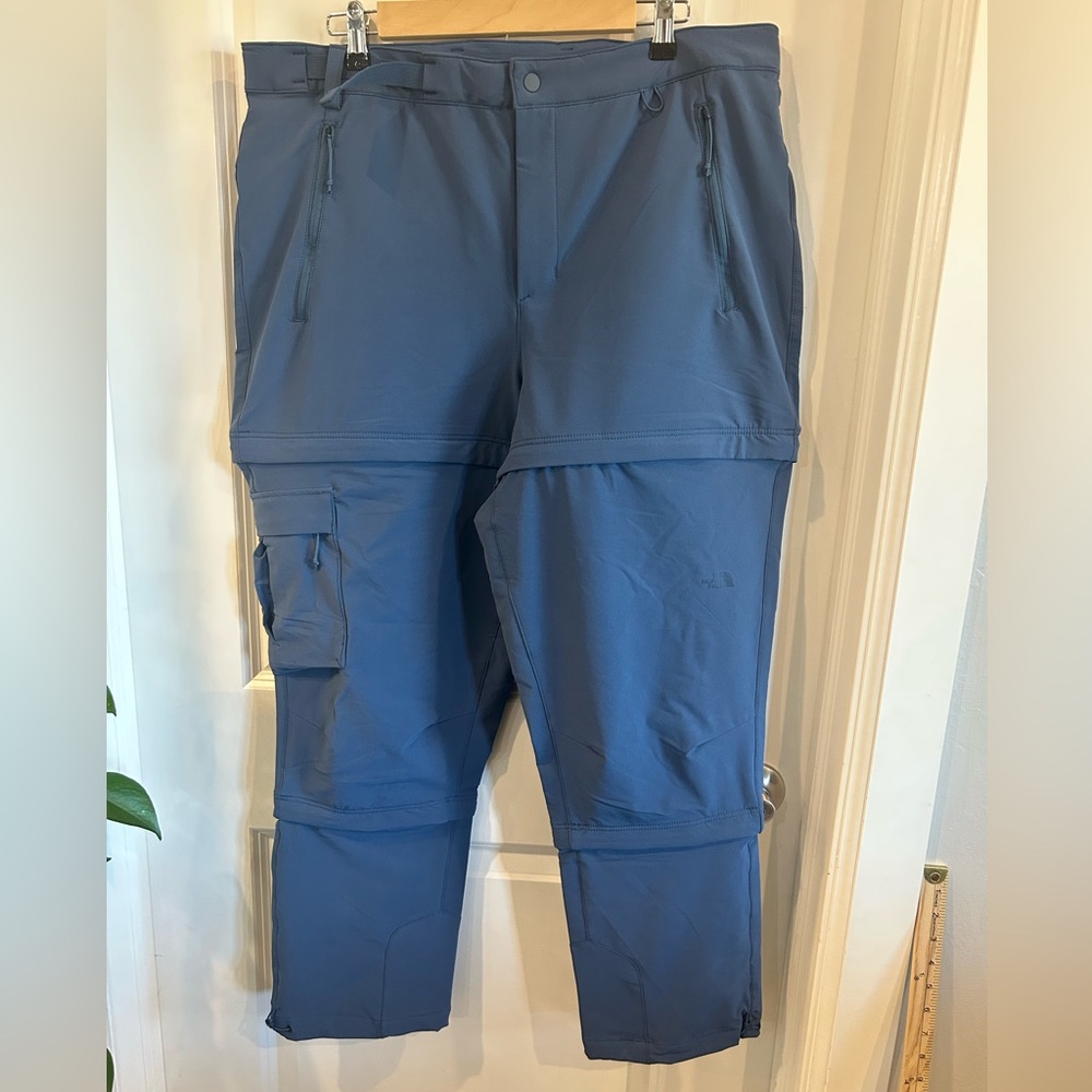 The North Face Women’s Bridgeway Zip-Off Blue Pants Women’s Size 16